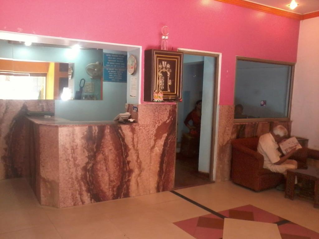Hotel Krishna Palace New Delhi Экстерьер фото